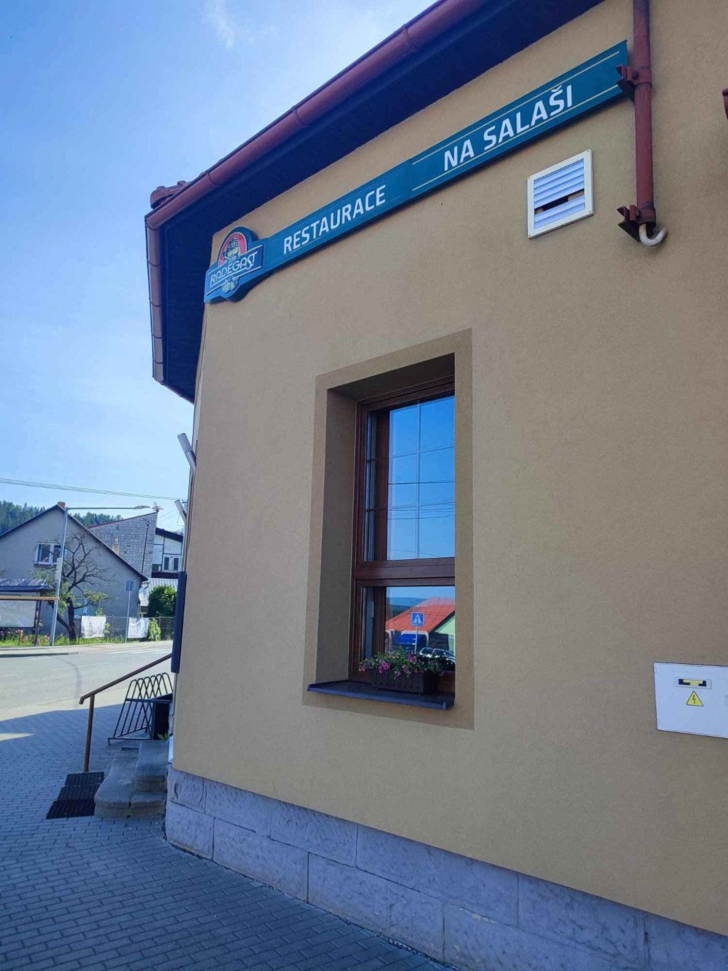 Penzion A Restaurace Na Salasi Hutisko Eksteriør billede