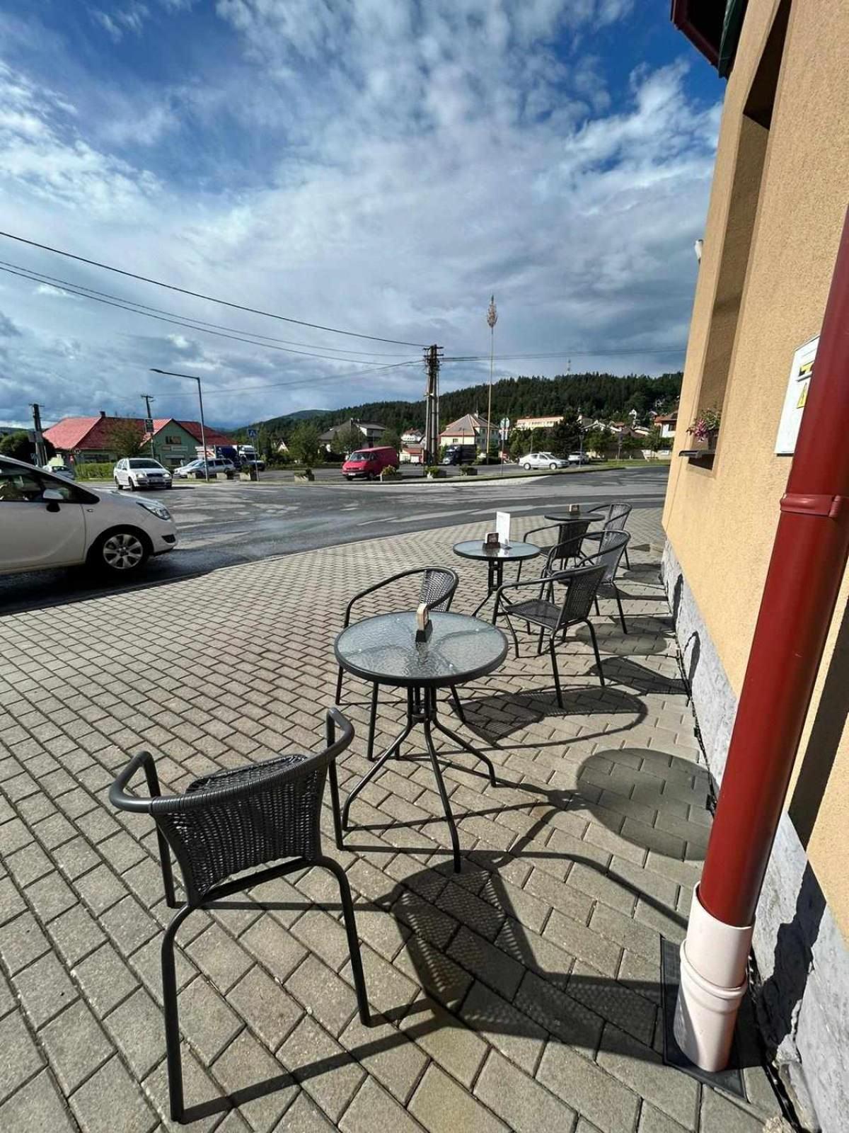 Penzion A Restaurace Na Salasi Hutisko Eksteriør billede